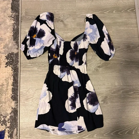 H&M Black and White Floral Mini Dress - Picture 3 of 3